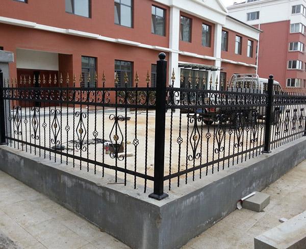 金溪学校锌钢围墙